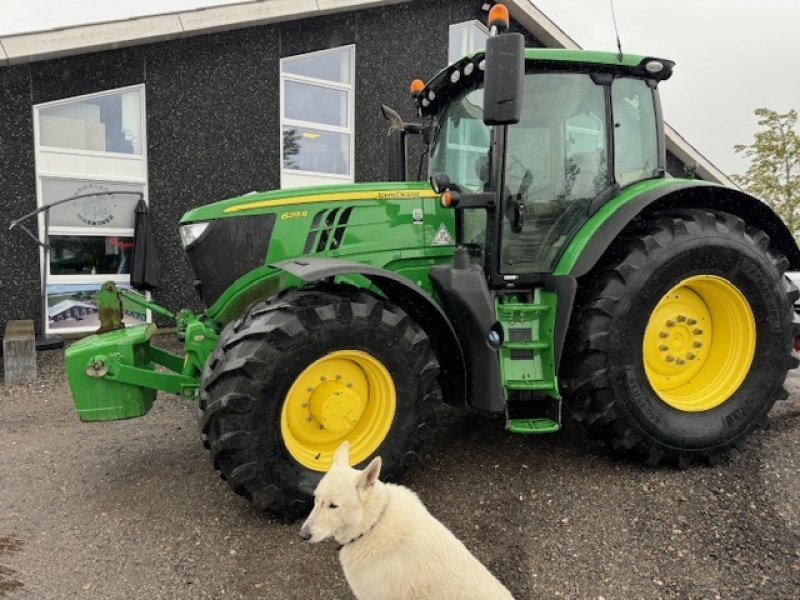 Traktor des Typs John Deere 6215R Premium Autopower m/Frontlift LUFTANLÆG, LS UDTAG, Gebrauchtmaschine in Dronninglund (Bild 1)