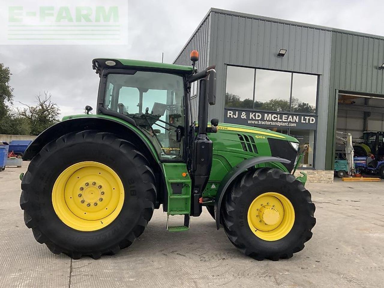 Traktor van het type John Deere 6215r premium tractor (st21192), Gebrauchtmaschine in SHAFTESBURY (Foto 1)