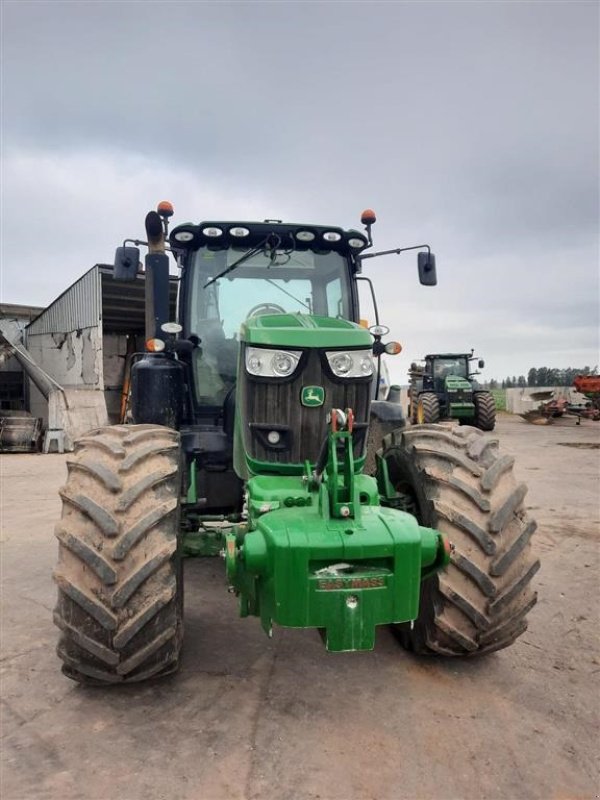 Traktor Türe ait John Deere 6215R SOLGT til Bornholm. Direct drive., Gebrauchtmaschine içinde Kolding (resim 7)