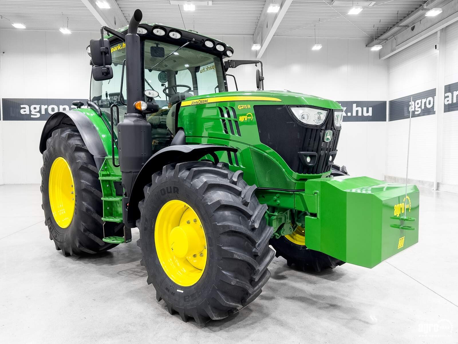 Traktor Türe ait John Deere 6215R, Gebrauchtmaschine içinde Csengele (resim 2)