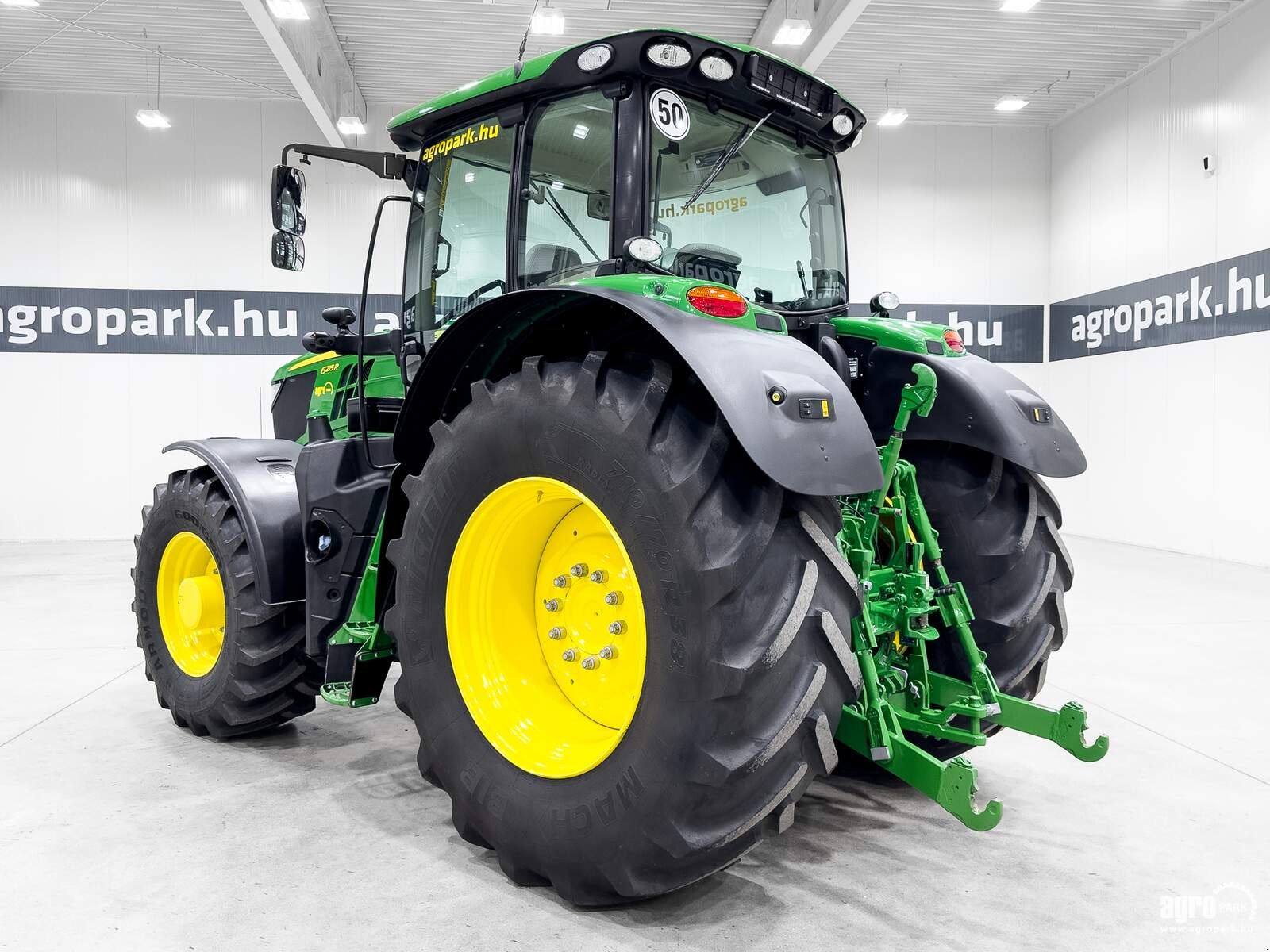 Traktor Türe ait John Deere 6215R, Gebrauchtmaschine içinde Csengele (resim 4)