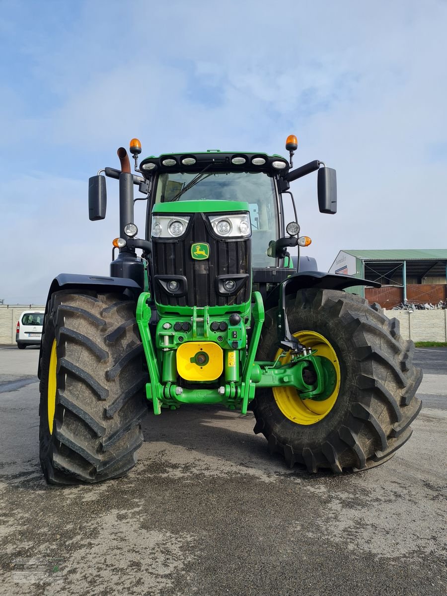 Traktor типа John Deere 6215R, Gebrauchtmaschine в Gerasdorf (Фотография 3)