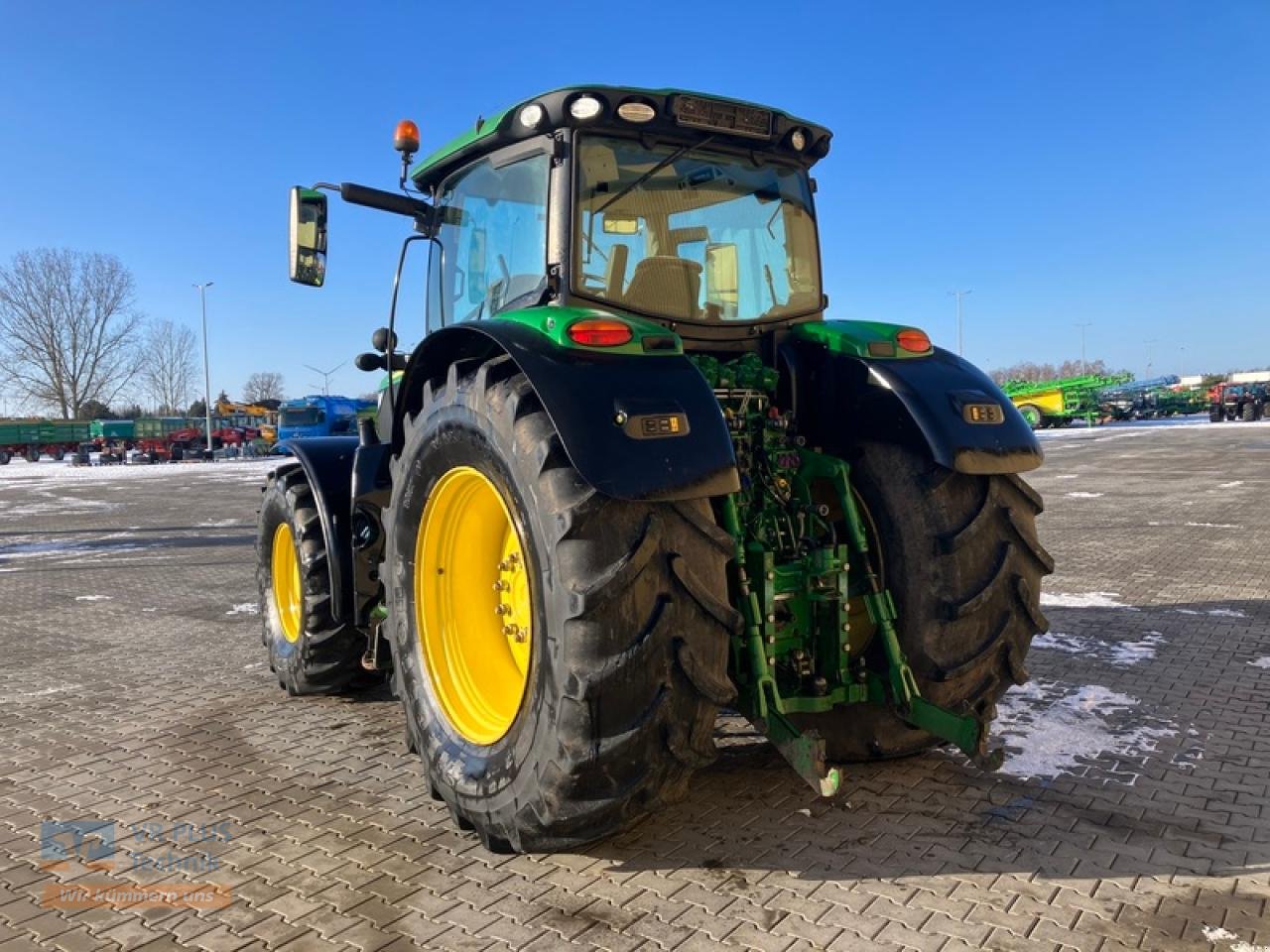 Traktor типа John Deere 6215R, Gebrauchtmaschine в Osterburg (Фотография 2)