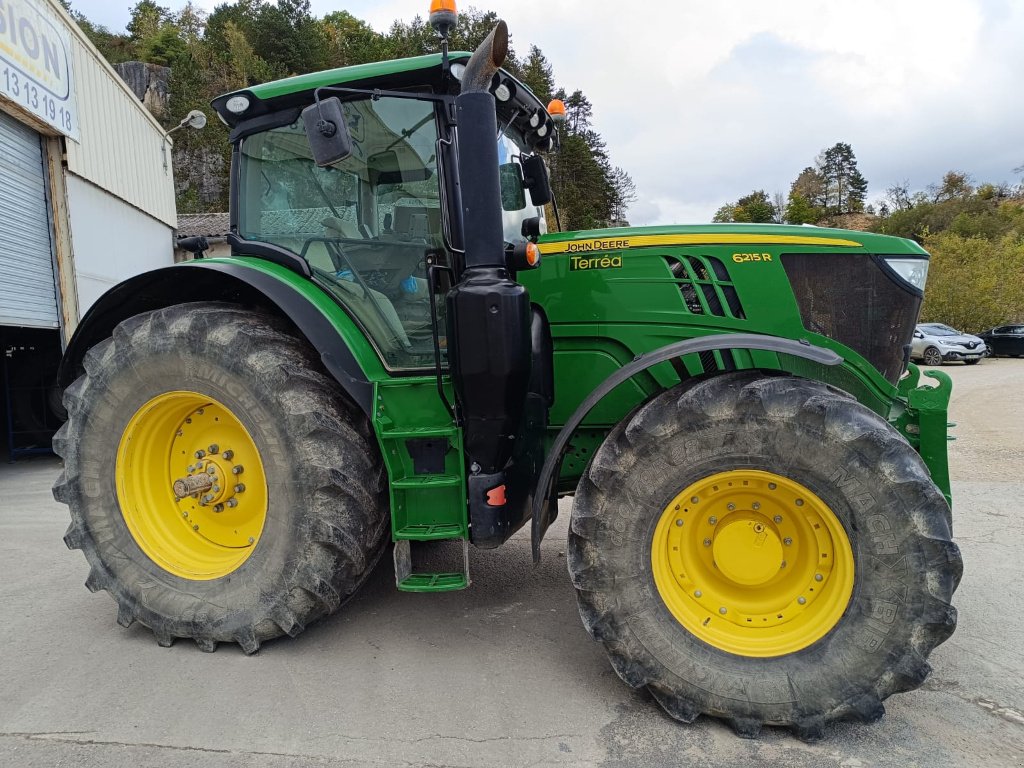 Traktor of the type John Deere 6215R, Gebrauchtmaschine in Lérouville (Picture 4)