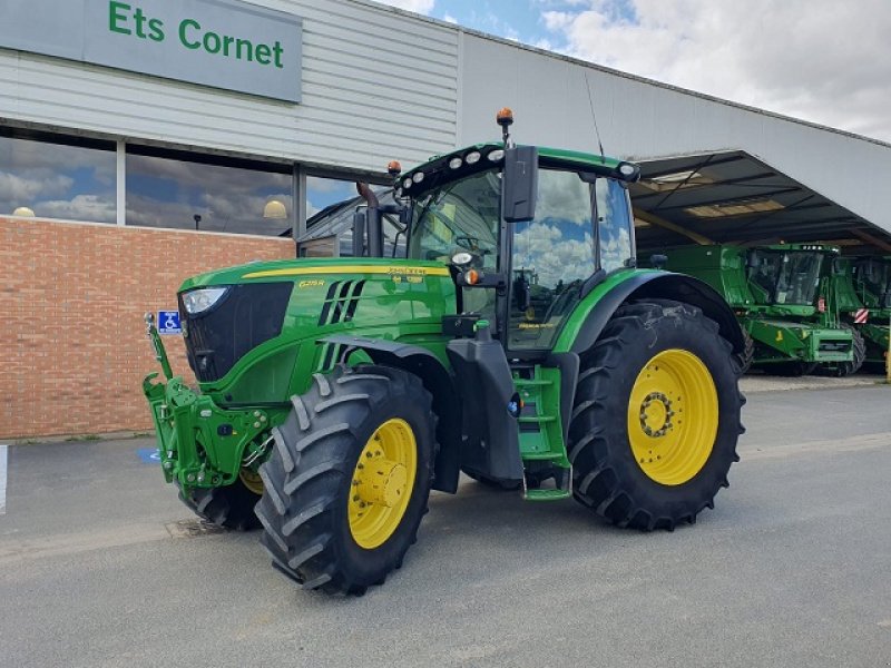 Traktor типа John Deere 6215R, Gebrauchtmaschine в PITHIVIERS Cedex (Фотография 1)