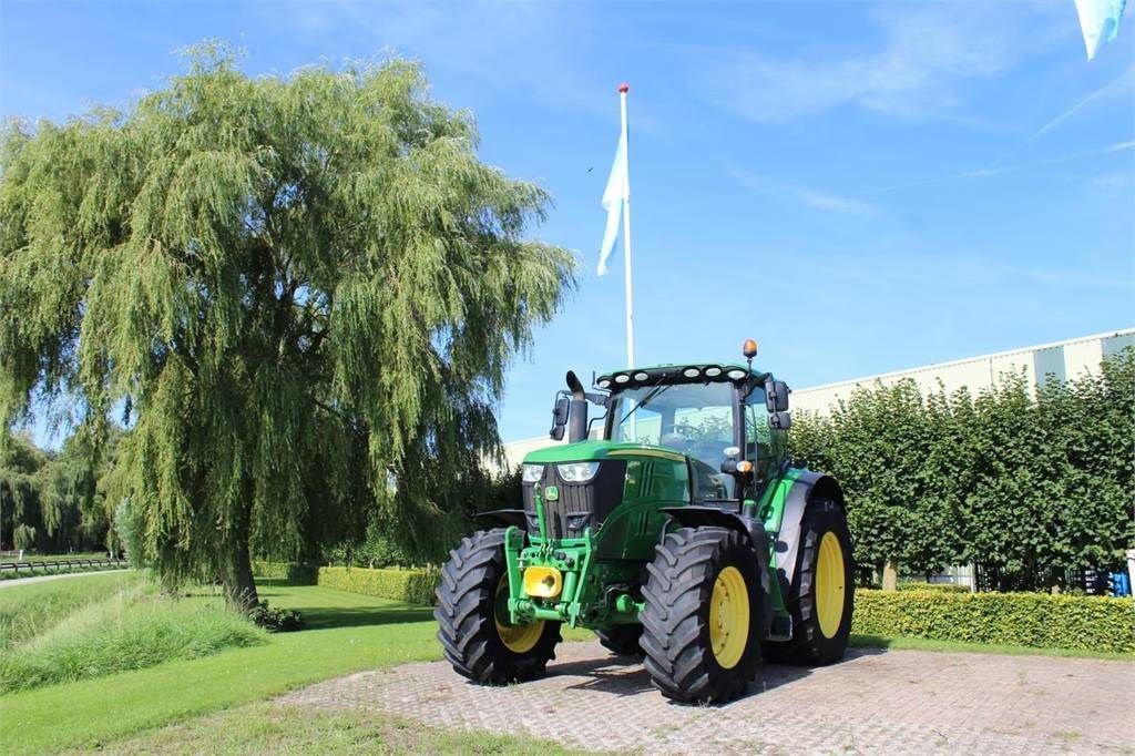 Traktor Türe ait John Deere 6215R, Gebrauchtmaschine içinde Bant (resim 1)