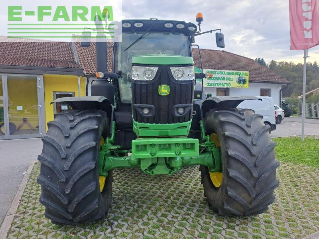 Traktor du type John Deere 6215r, Gebrauchtmaschine en GROBELNO (Photo 2)