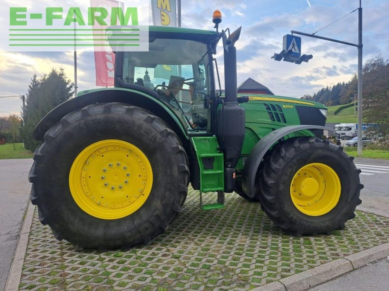 Traktor Türe ait John Deere 6215r, Gebrauchtmaschine içinde GROBELNO (resim 5)