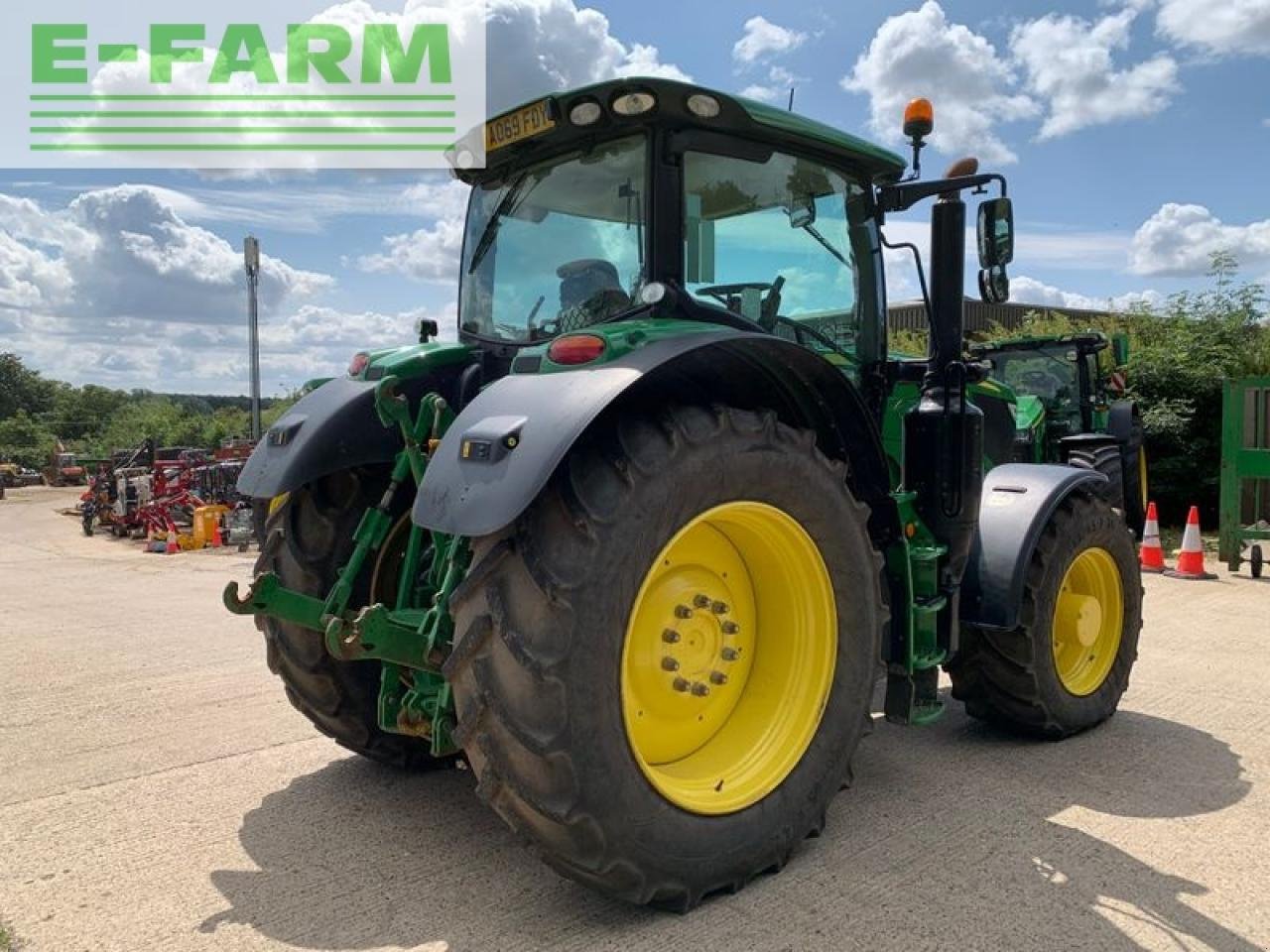 Traktor of the type John Deere 6215r, Gebrauchtmaschine in Norwich (Picture 5)