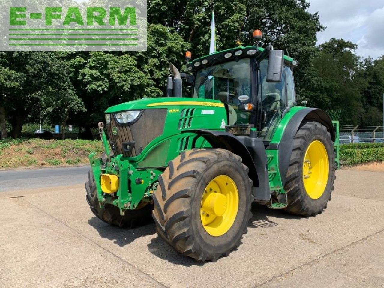 Traktor of the type John Deere 6215r, Gebrauchtmaschine in Norwich (Picture 1)