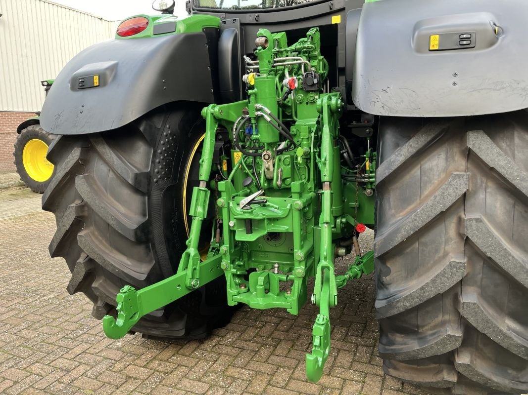 Traktor typu John Deere 6215R, Gebrauchtmaschine w Staphorst (Zdjęcie 5)