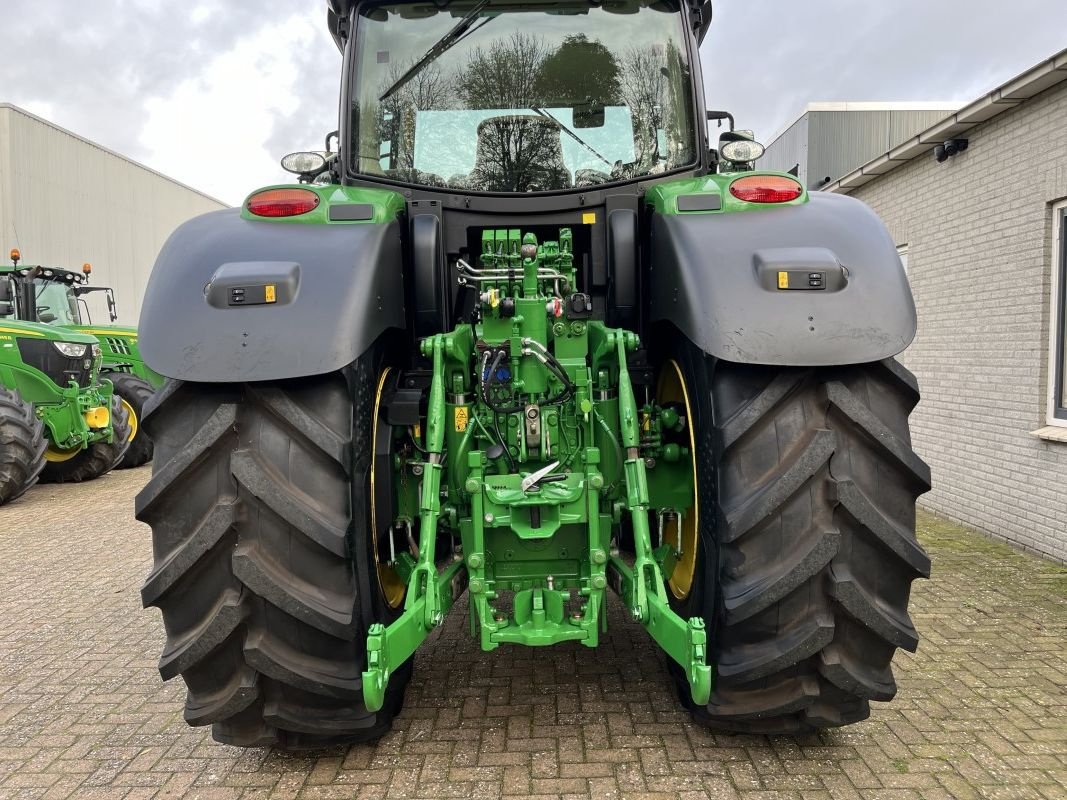 Traktor typu John Deere 6215R, Gebrauchtmaschine w Staphorst (Zdjęcie 3)