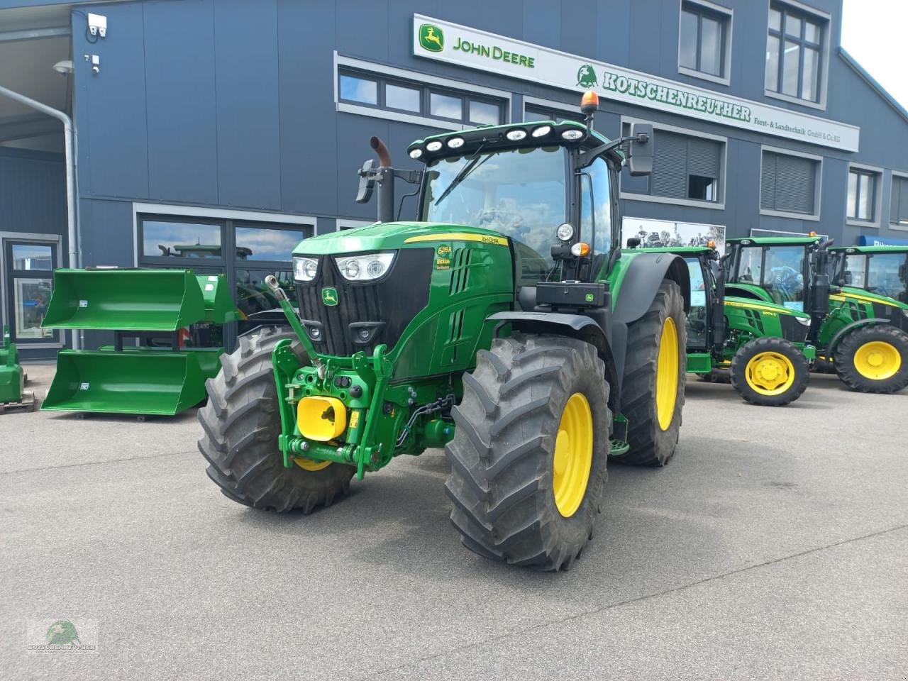 Traktor van het type John Deere 6215R, Gebrauchtmaschine in Hofheim (Foto 1)