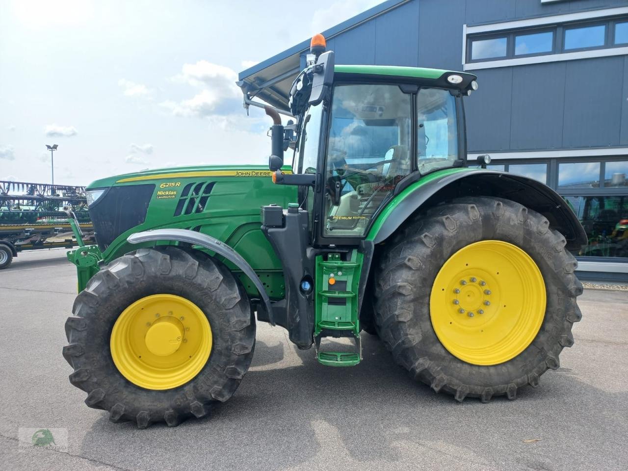 Traktor типа John Deere 6215R, Gebrauchtmaschine в Hofheim (Фотография 2)