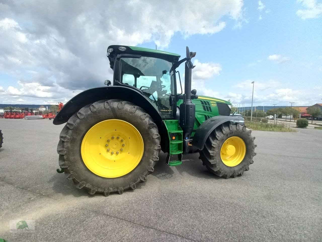 Traktor от тип John Deere 6215R, Gebrauchtmaschine в Hofheim (Снимка 4)