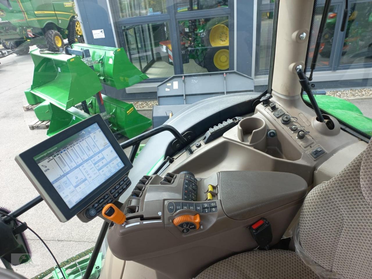 Traktor typu John Deere 6215R, Gebrauchtmaschine w Hofheim (Zdjęcie 11)