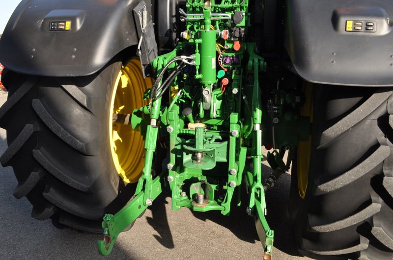 Traktor Türe ait John Deere 6215R, Gebrauchtmaschine içinde Grolley (resim 2)