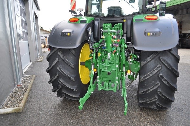 Traktor типа John Deere 6215R, Gebrauchtmaschine в Grolley (Фотография 4)