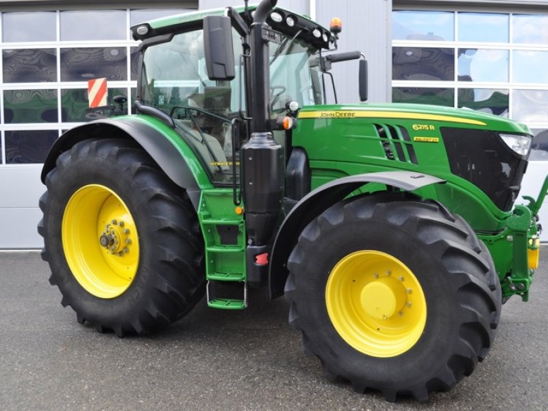 Traktor van het type John Deere 6215R, Gebrauchtmaschine in Grolley (Foto 1)