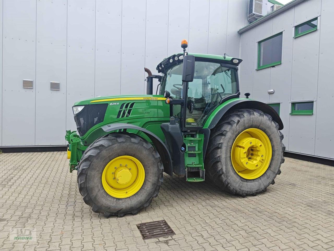 Traktor от тип John Deere 6215R, Gebrauchtmaschine в Zorbau (Снимка 9)