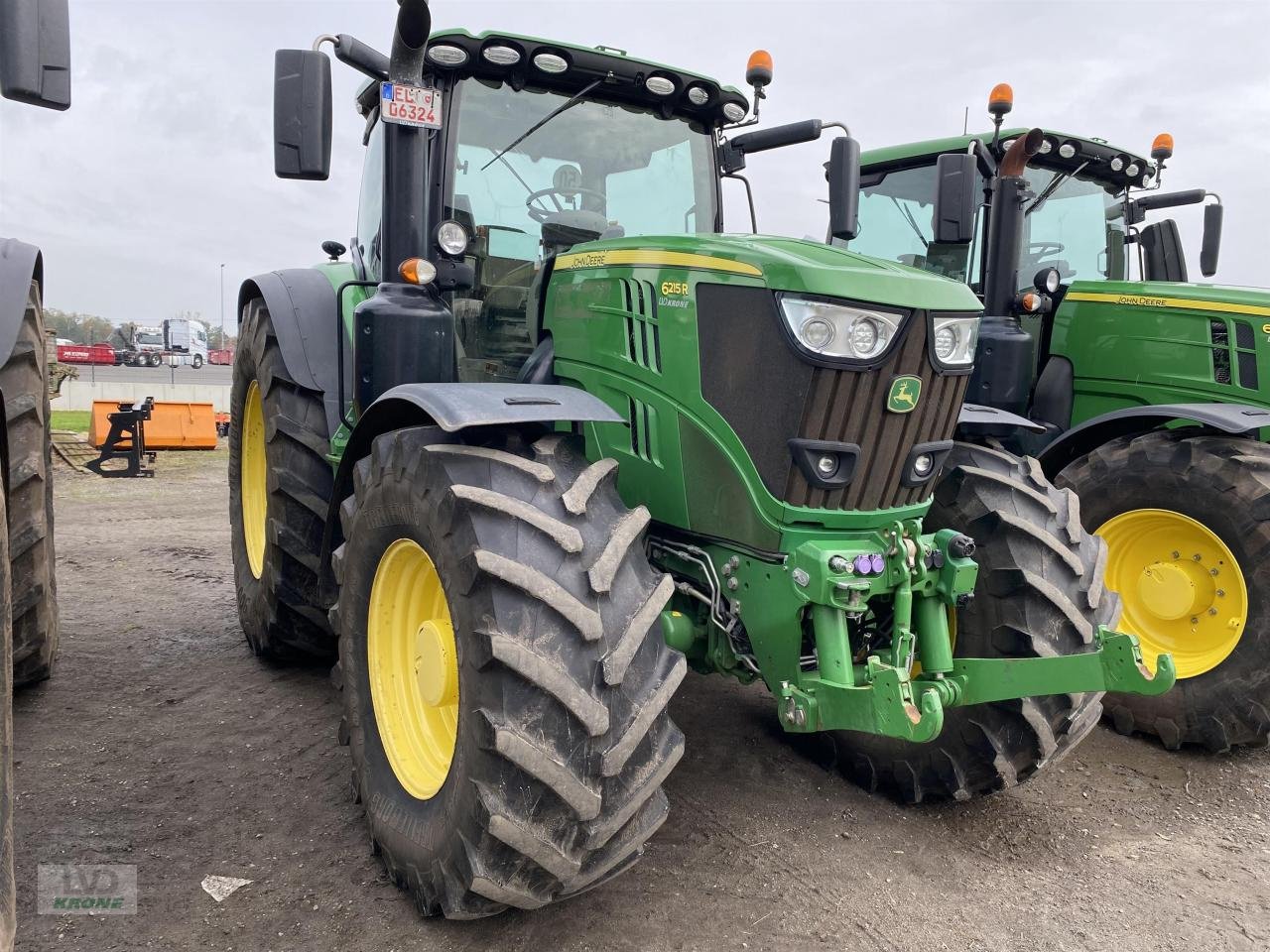 Traktor от тип John Deere 6215R, Gebrauchtmaschine в Spelle (Снимка 1)