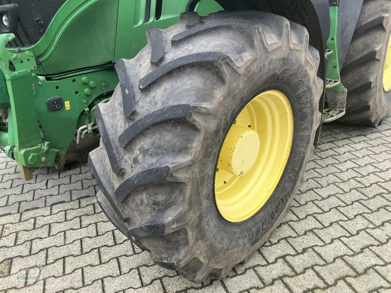 Traktor от тип John Deere 6215R, Gebrauchtmaschine в Spelle (Снимка 8)