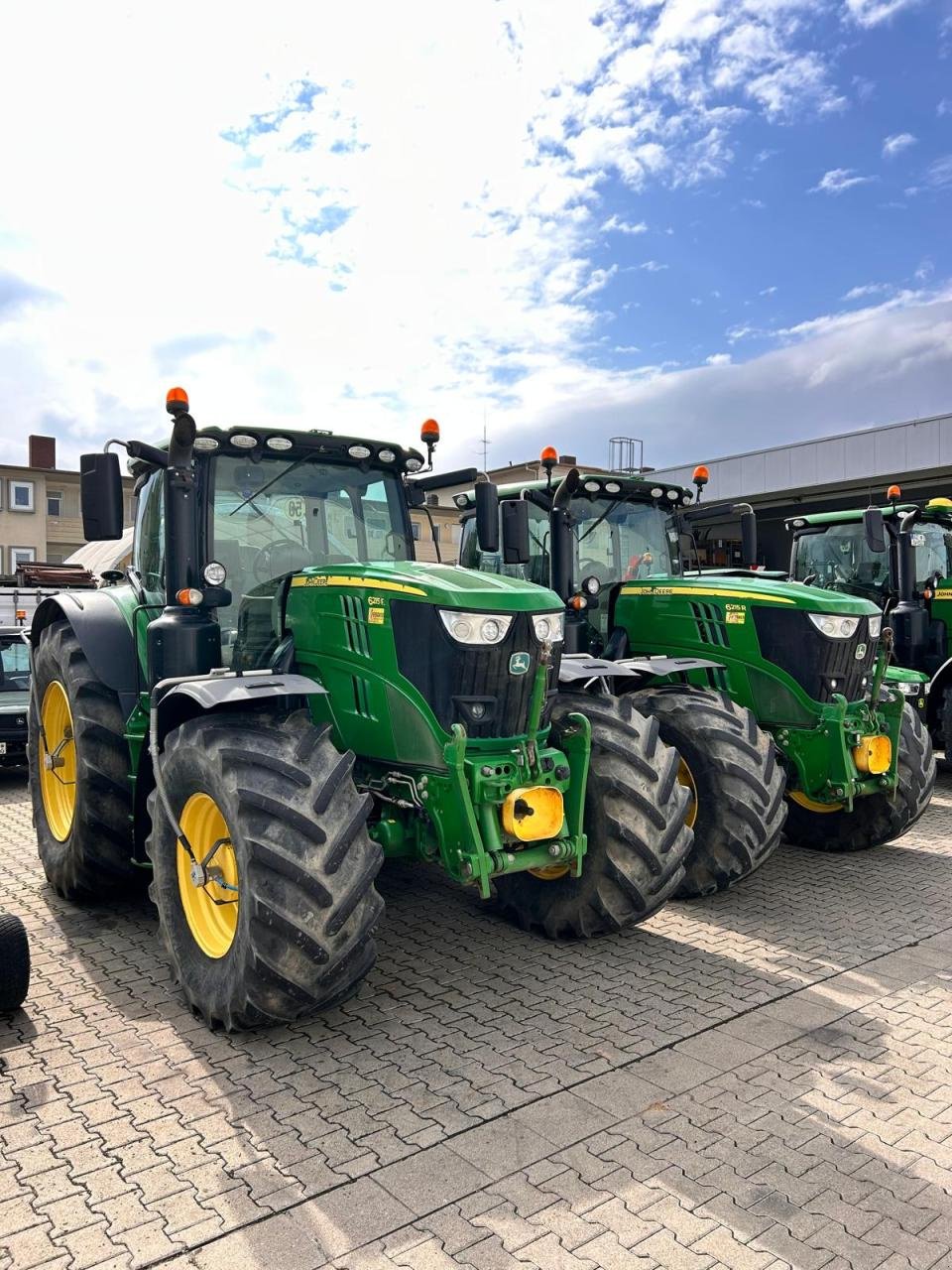 Traktor Türe ait John Deere 6215R, Gebrauchtmaschine içinde Zweibrücken (resim 1)