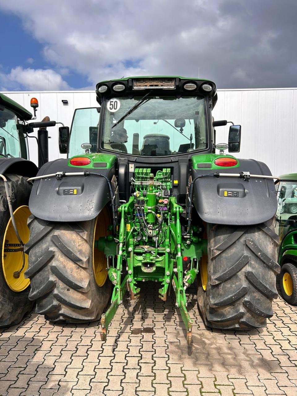 Traktor van het type John Deere 6215R, Gebrauchtmaschine in Zweibrücken (Foto 5)