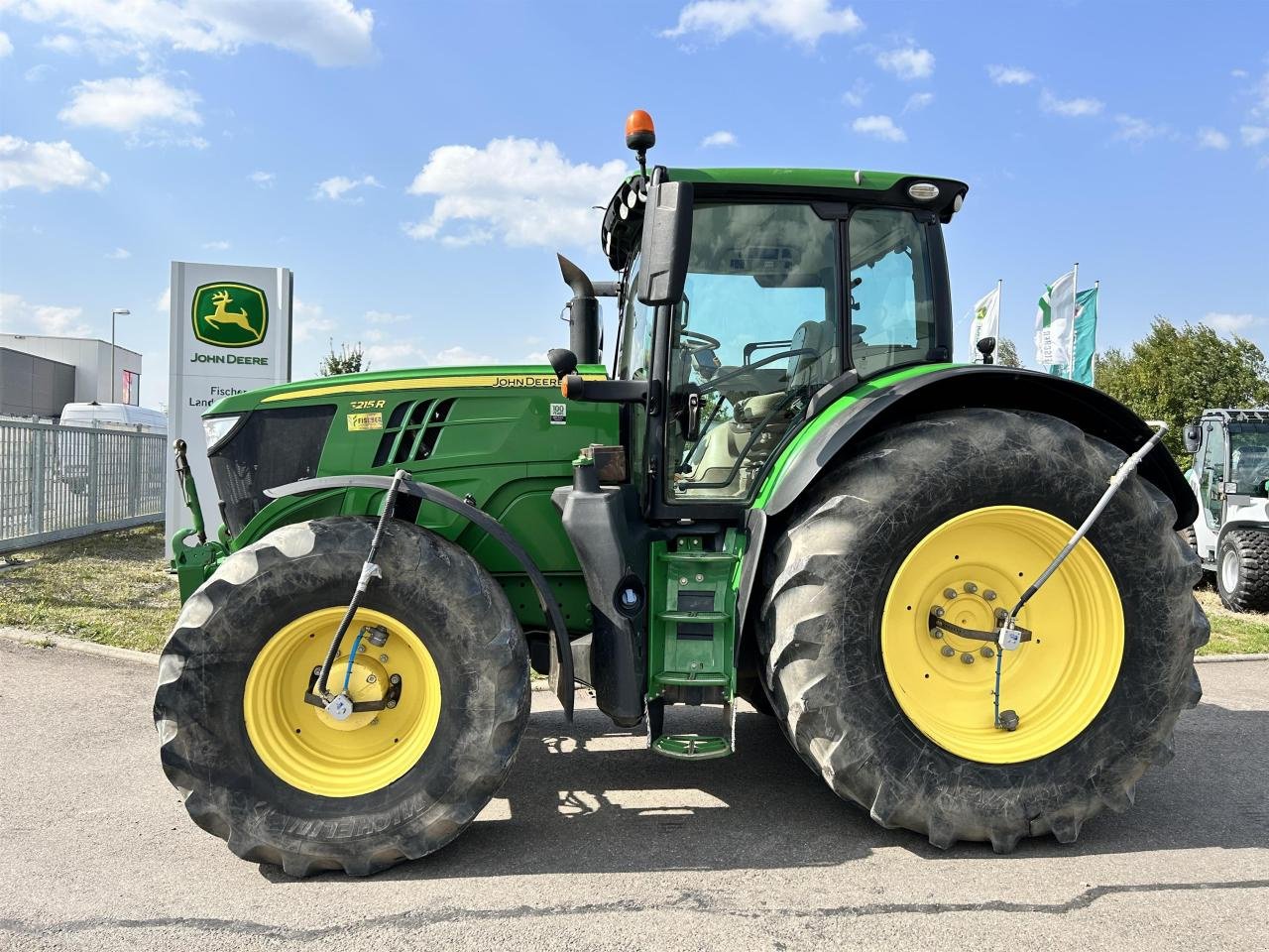 Traktor от тип John Deere 6215R, Gebrauchtmaschine в Zweibrücken (Снимка 1)