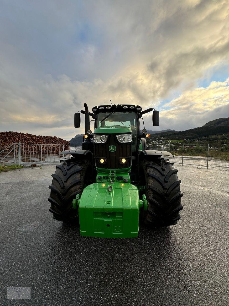 Traktor Türe ait John Deere 6215R, Gebrauchtmaschine içinde Pragsdorf (resim 7)