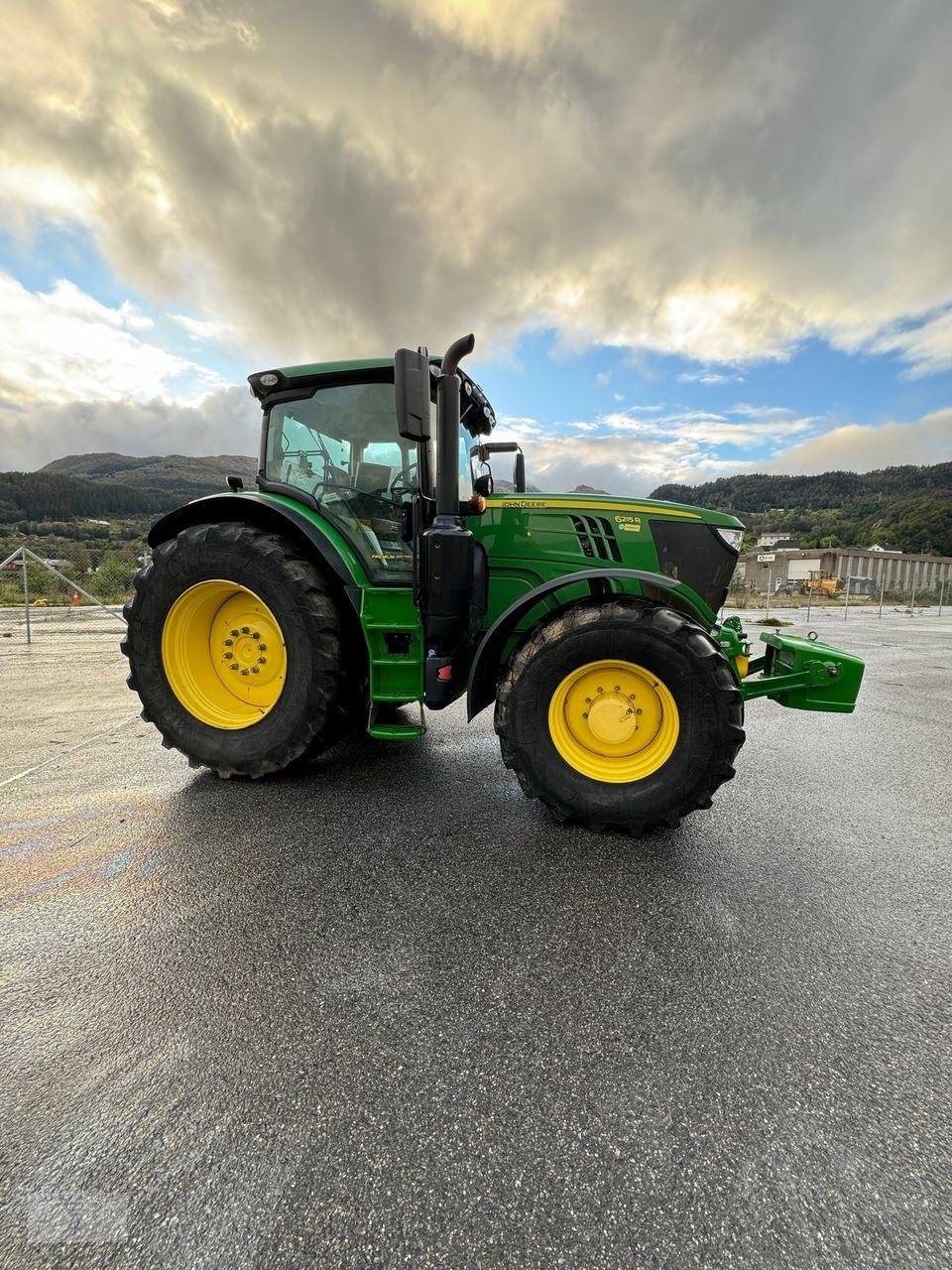 Traktor Türe ait John Deere 6215R, Gebrauchtmaschine içinde Pragsdorf (resim 9)