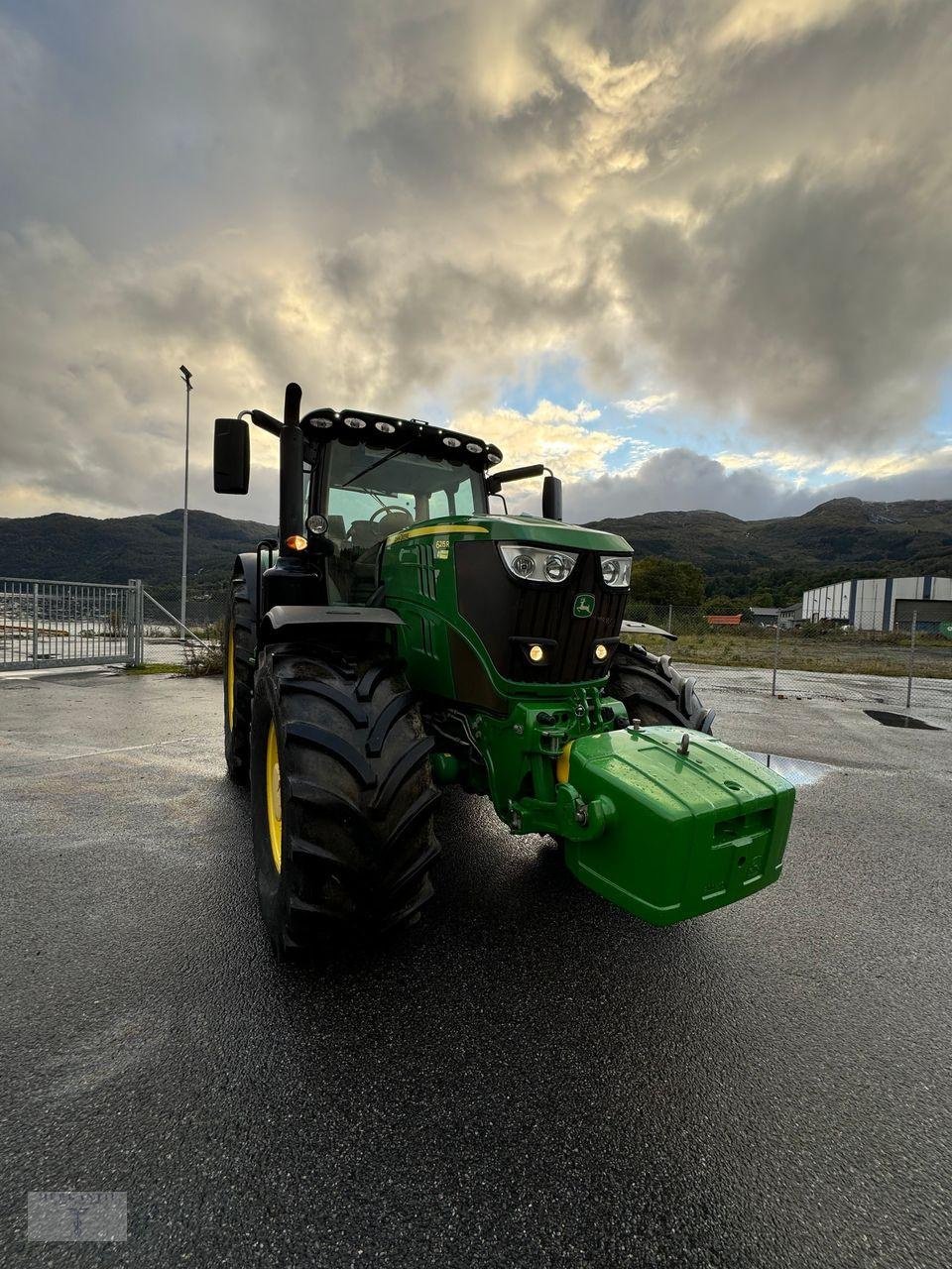 Traktor Türe ait John Deere 6215R, Gebrauchtmaschine içinde Pragsdorf (resim 10)