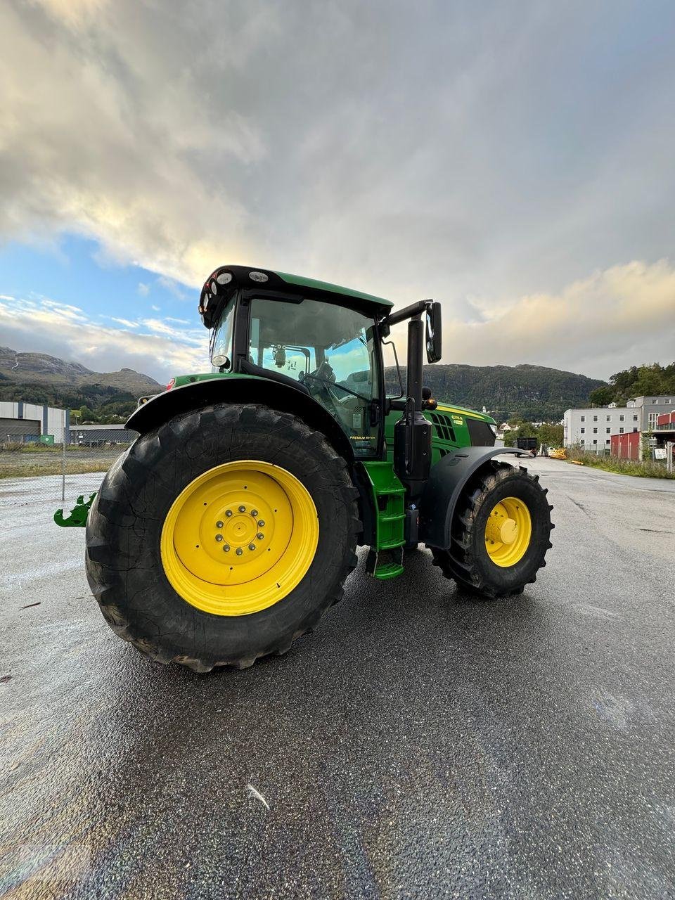 Traktor Türe ait John Deere 6215R, Gebrauchtmaschine içinde Pragsdorf (resim 11)