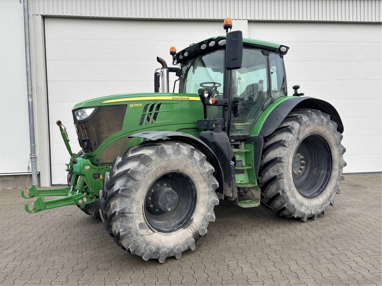 Traktor Türe ait John Deere 6215R, Gebrauchtmaschine içinde Bad Oldesloe (resim 1)