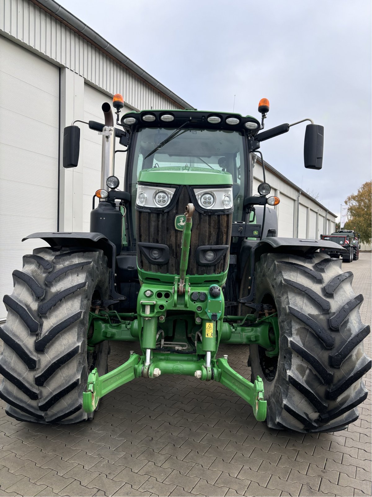 Traktor Türe ait John Deere 6215R, Gebrauchtmaschine içinde Bad Oldesloe (resim 2)