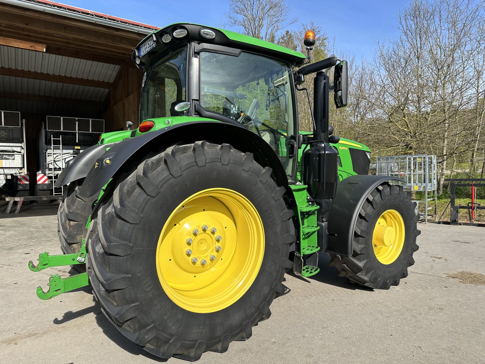 Traktor типа John Deere 6215R, Gebrauchtmaschine в Feldkirchen - Westerham (Фотография 5)