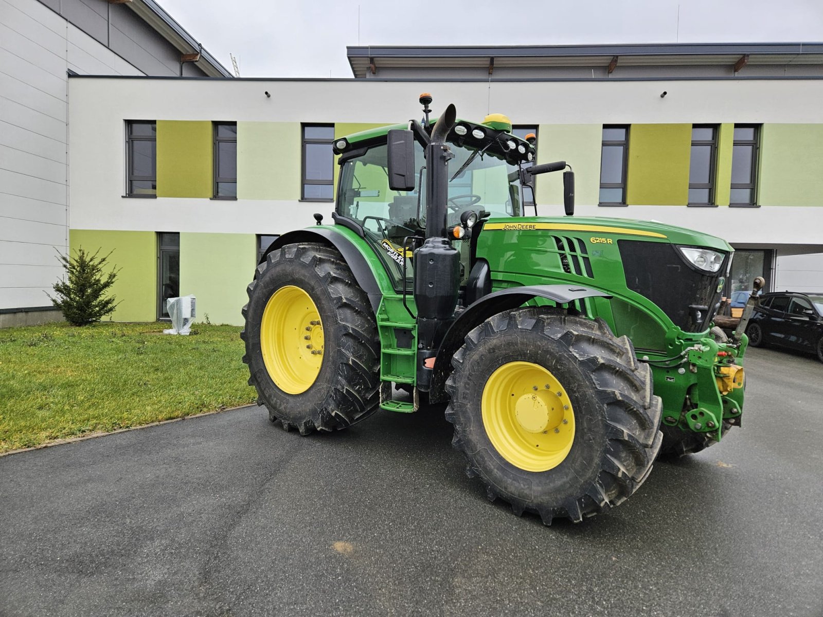 Traktor typu John Deere 6215R, Gebrauchtmaschine w Lauf an der Pegnitz (Zdjęcie 1)