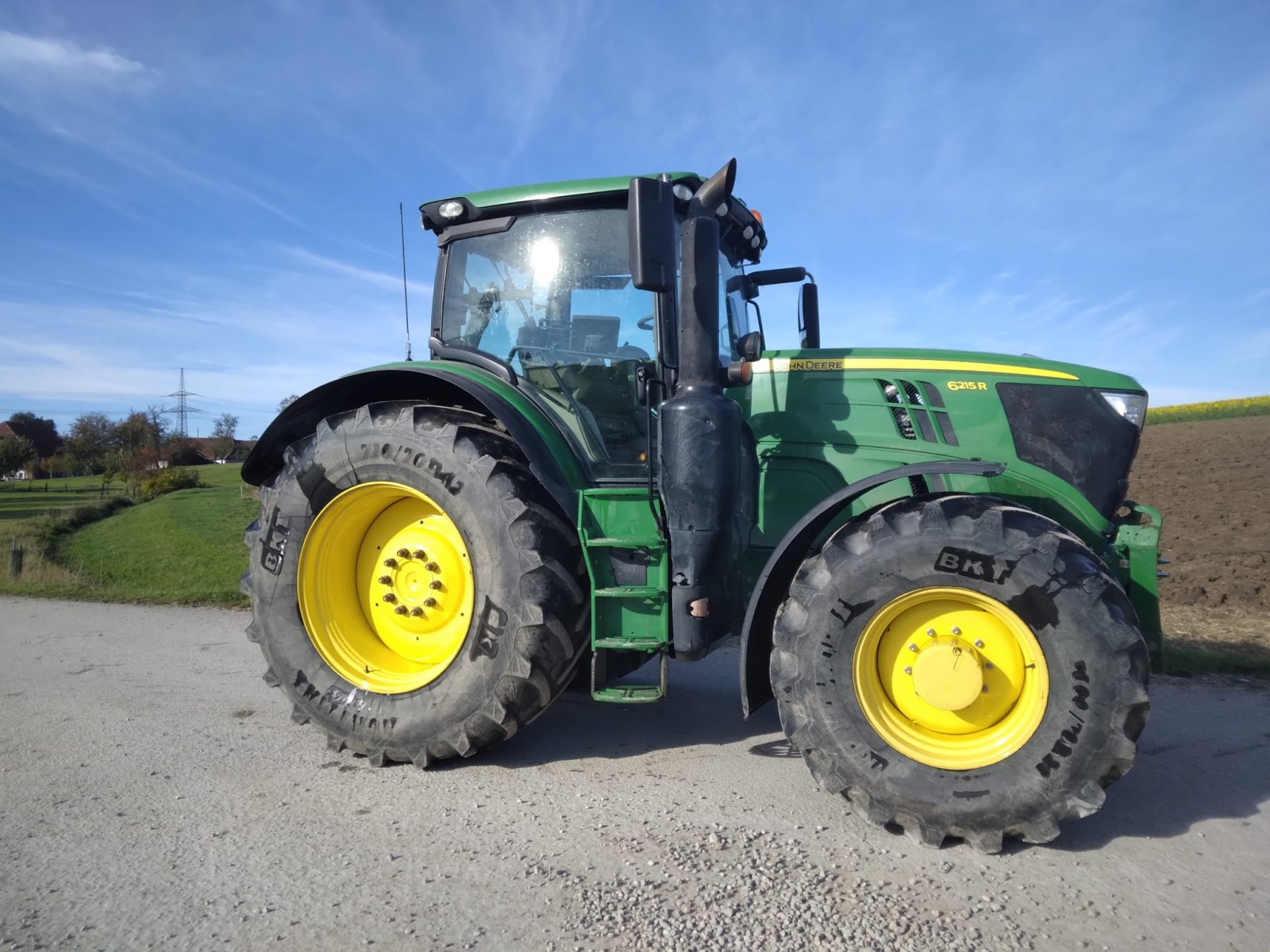 Traktor of the type John Deere 6215R, Gebrauchtmaschine in Gaspoltshofen (Picture 1)