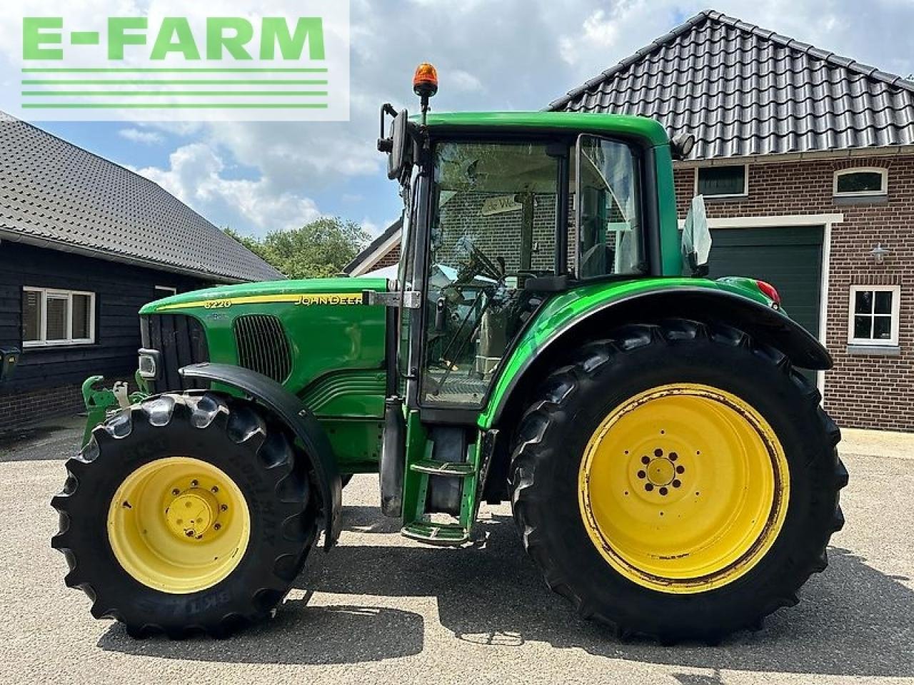 Traktor tipa John Deere 6220 premium pq+ fronthef-pto, Gebrauchtmaschine u PS LEMELE (Slika 2)