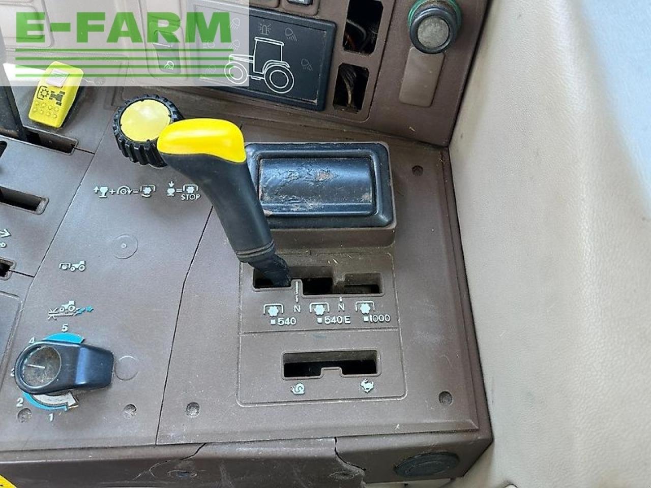 Traktor del tipo John Deere 6220 premium pq+ fronthef-pto, Gebrauchtmaschine en PS LEMELE (Imagen 21)