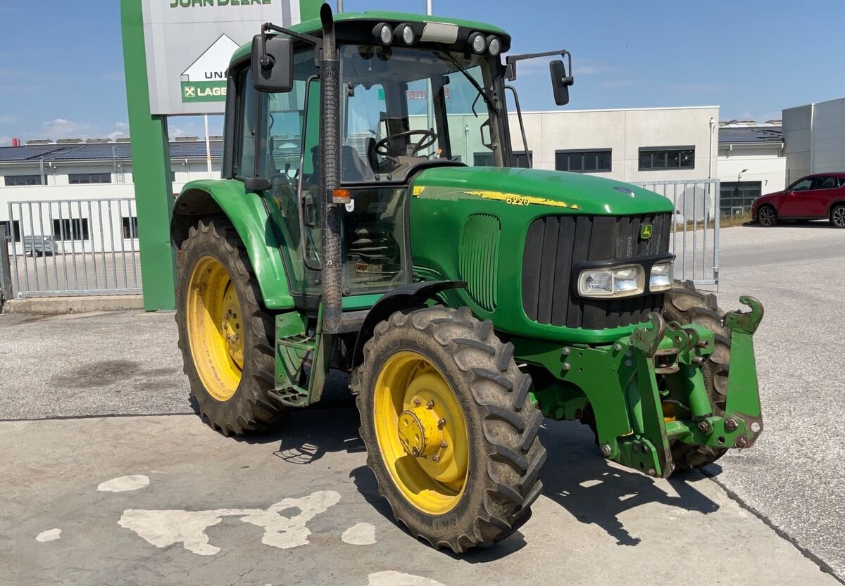 Traktor des Typs John Deere 6220 Premium, Gebrauchtmaschine in Zwettl (Bild 2)