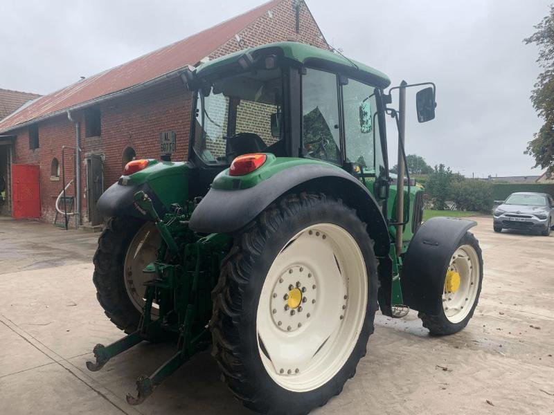 Traktor des Typs John Deere 6220 SE, Gebrauchtmaschine in Richebourg (Bild 2)