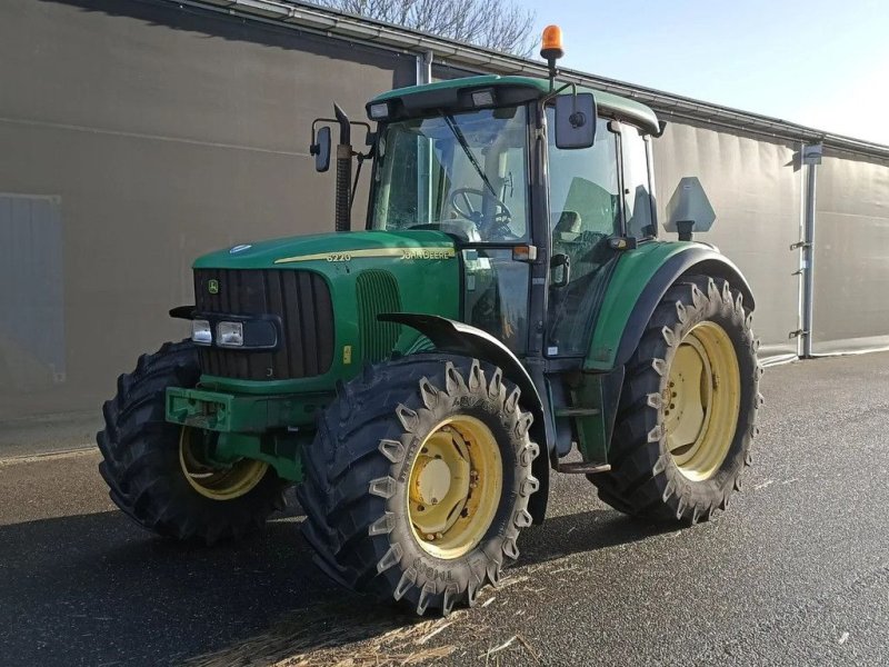 Traktor типа John Deere 6220, Gebrauchtmaschine в Groningen (Фотография 1)