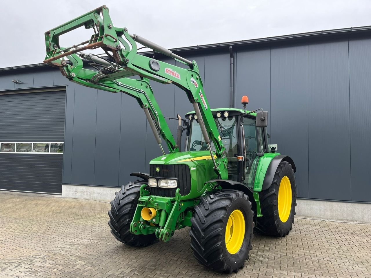 Traktor of the type John Deere 6220, Gebrauchtmaschine in Daarle (Picture 1)