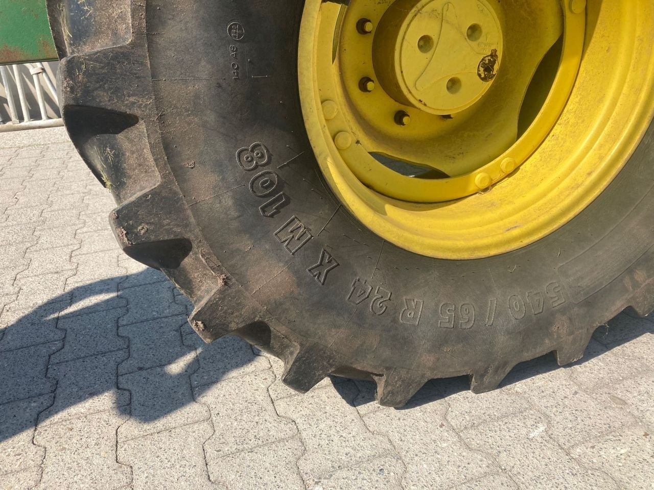 Traktor типа John Deere 6220, Gebrauchtmaschine в Daarle (Фотография 3)