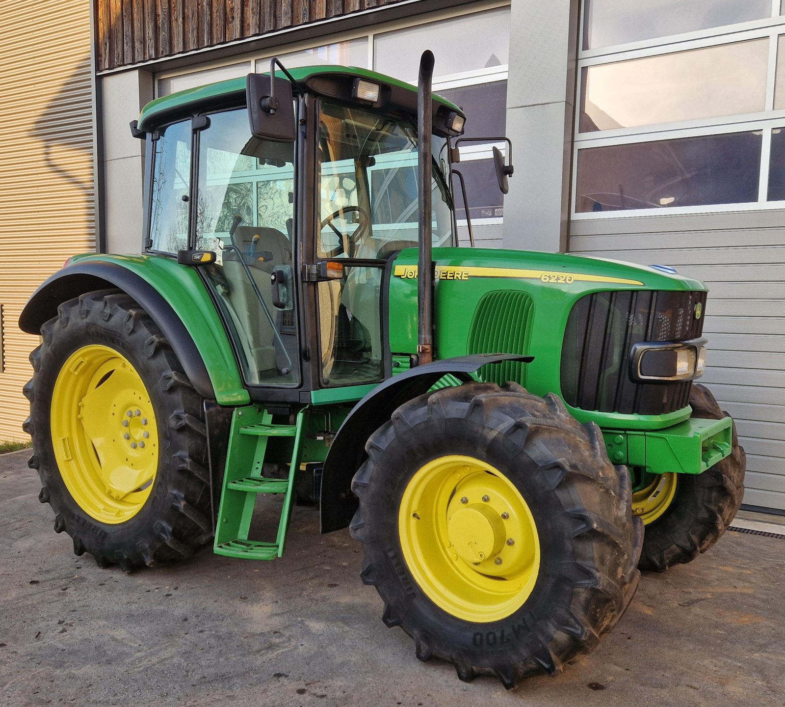 Traktor типа John Deere 6220SE, Gebrauchtmaschine в Neureichenau (Фотография 1)