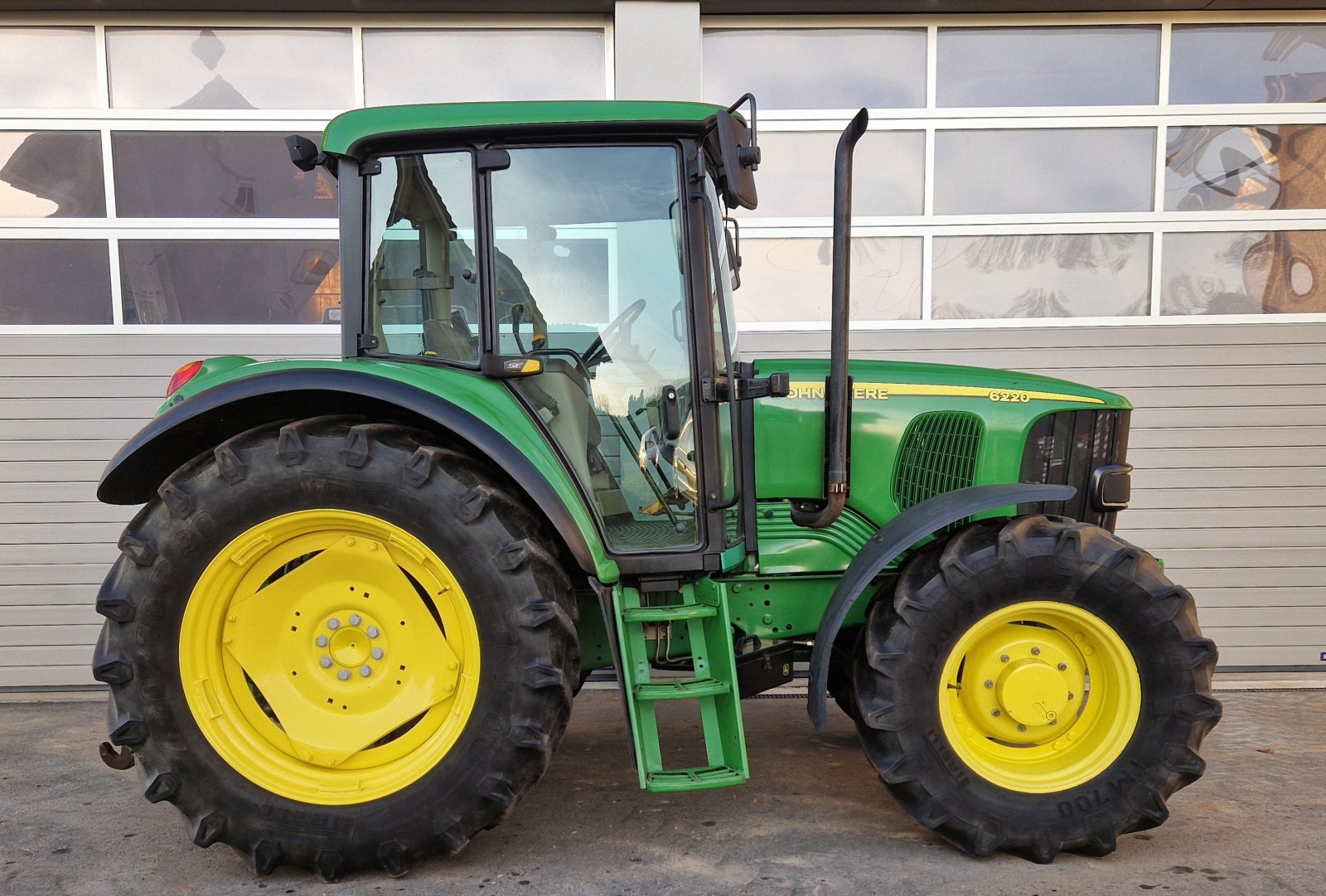 Traktor du type John Deere 6220SE, Gebrauchtmaschine en Neureichenau (Photo 2)