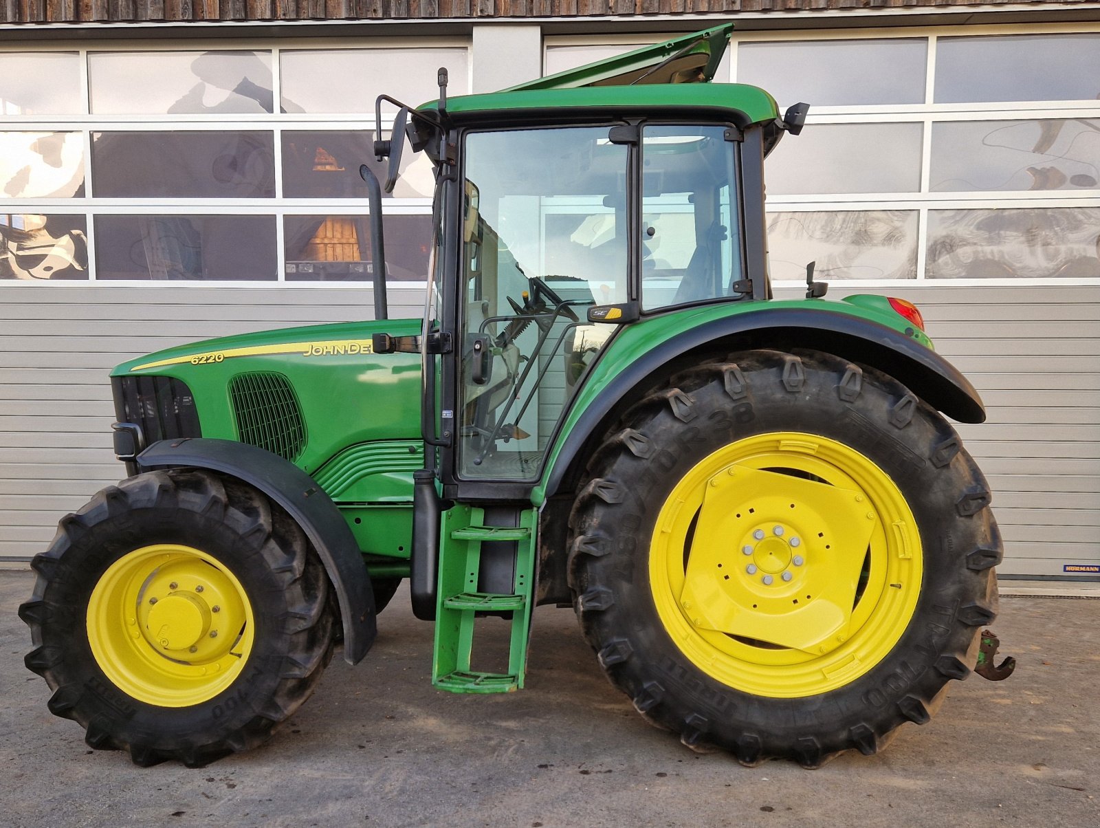 Traktor типа John Deere 6220SE, Gebrauchtmaschine в Neureichenau (Фотография 3)