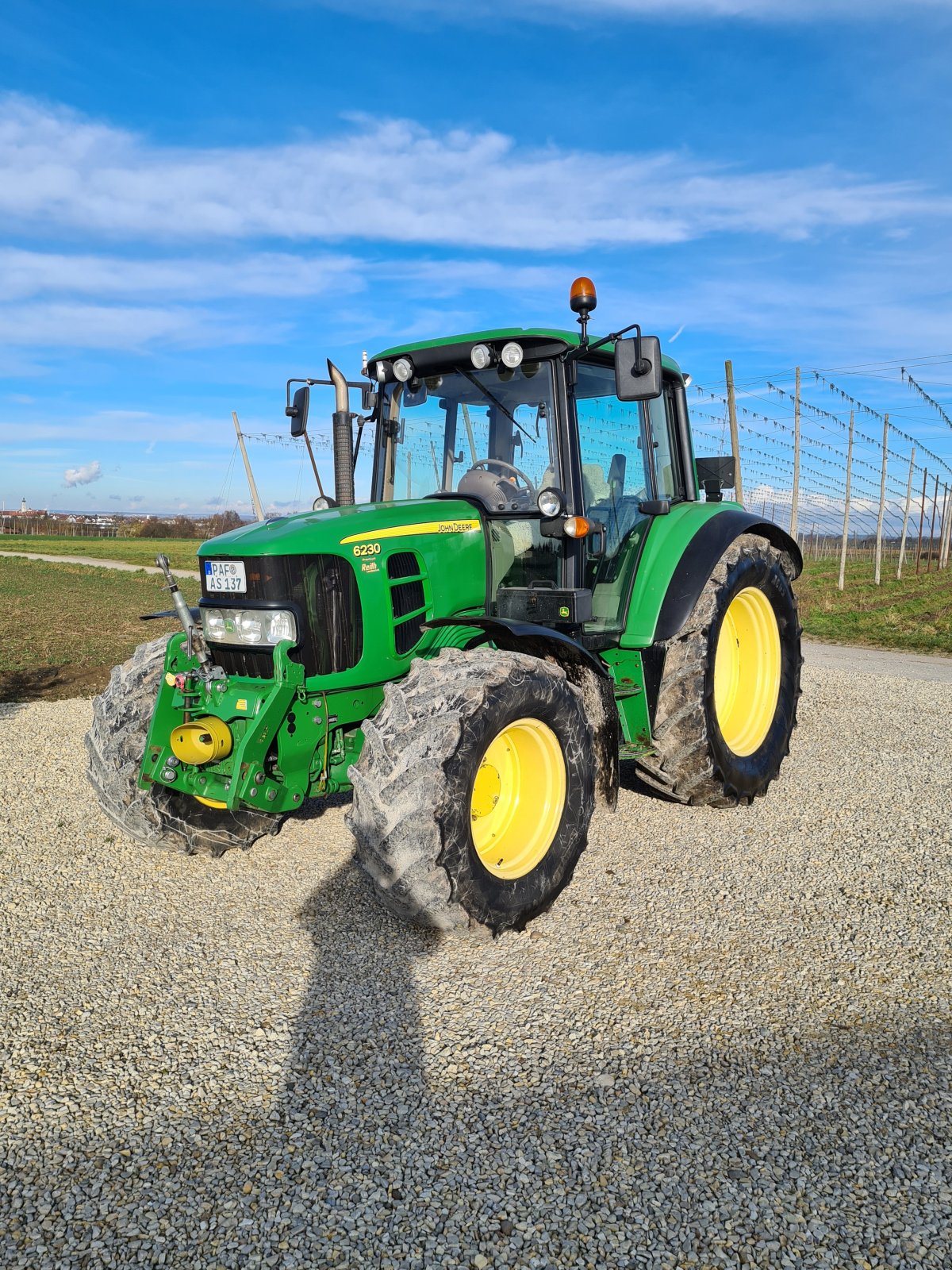 Traktor типа John Deere 6230 Premium, Gebrauchtmaschine в Geisenfeld (Фотография 1)