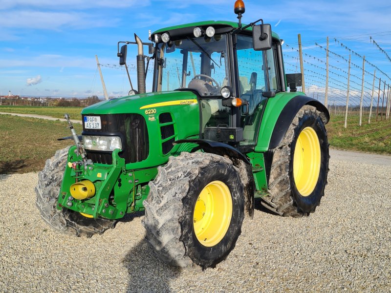 Traktor типа John Deere 6230 Premium, Gebrauchtmaschine в Geisenfeld (Фотография 1)